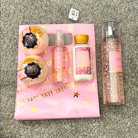 NWT Bath & Body Works Champagne Toast Set
